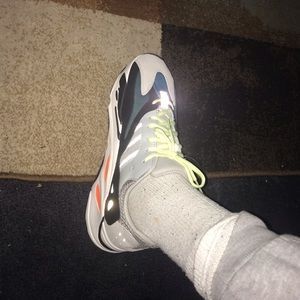 yeezy 700